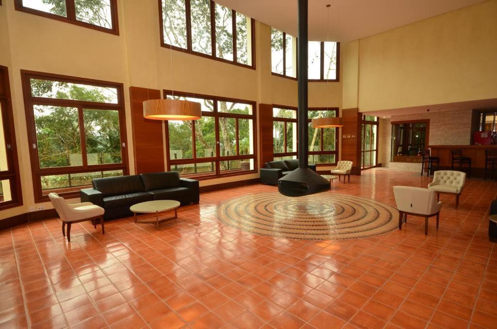 دومينغوس مارتينز Apart Hotel Vista Azul - Hospedagem Nas Montanhas المظهر الخارجي الصورة